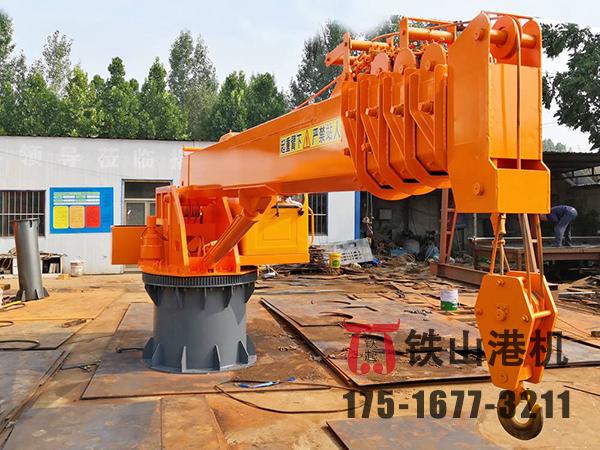 江西新余甲板起重機(jī)廠家船用起重機(jī)如何進(jìn)行裝卸貨物？